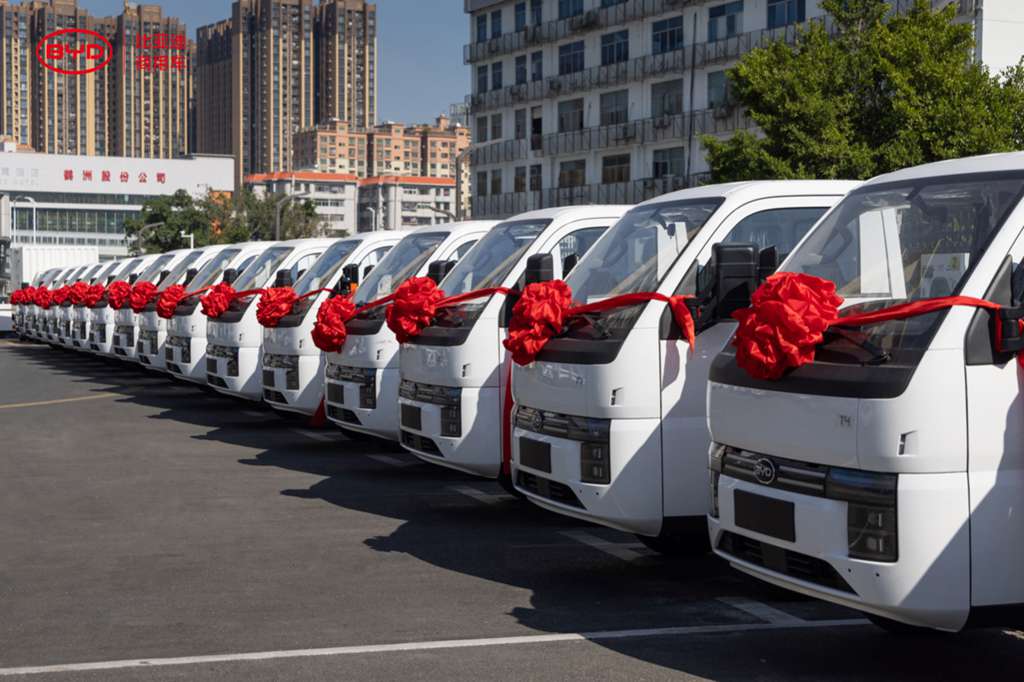 比亚迪轿卡T4火爆交付！订单持续攀升，创富新选择受热捧 - 第1张