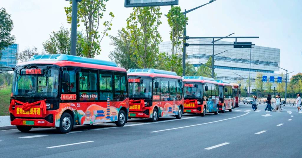 场景赋能,文旅共生!安凯客车助力全国首批“徽派名人”主题公交线路开行 - 第6张 - 提加商用车网 场景赋能,文旅共生!安凯客车助力全国首批“徽派名人”主题公交线路开行 - 第6张