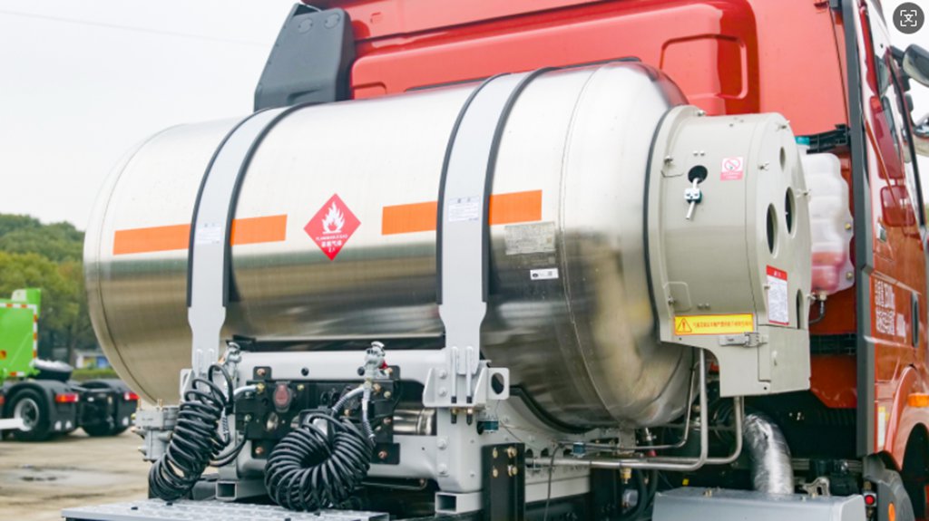 跑运输的松弛感，J6P拿捏了~ - 第2张