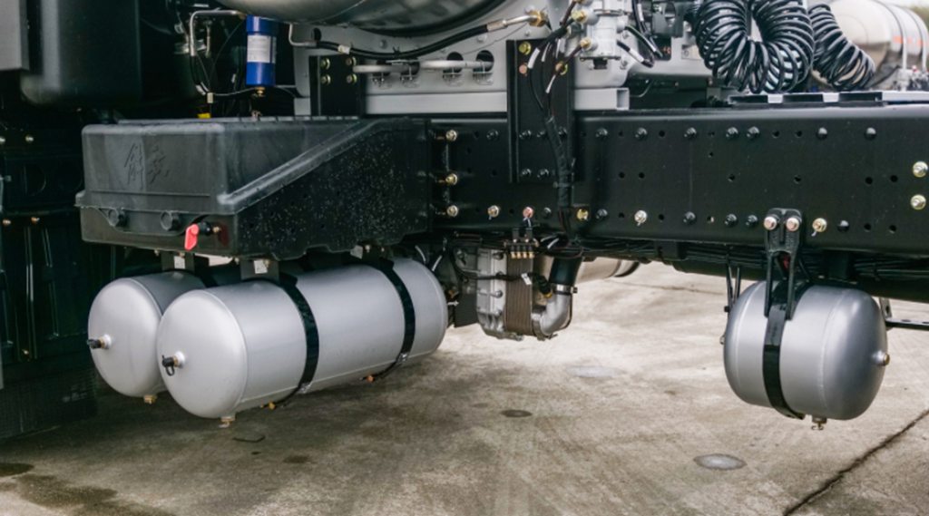 跑运输的松弛感，J6P拿捏了~ - 第4张