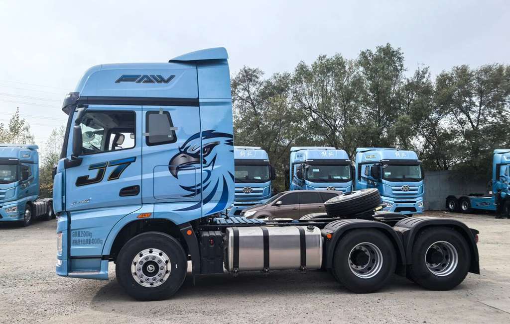 J7 6DV1 640马力领航版牵引车，硬实力藏不住！ - 第2张