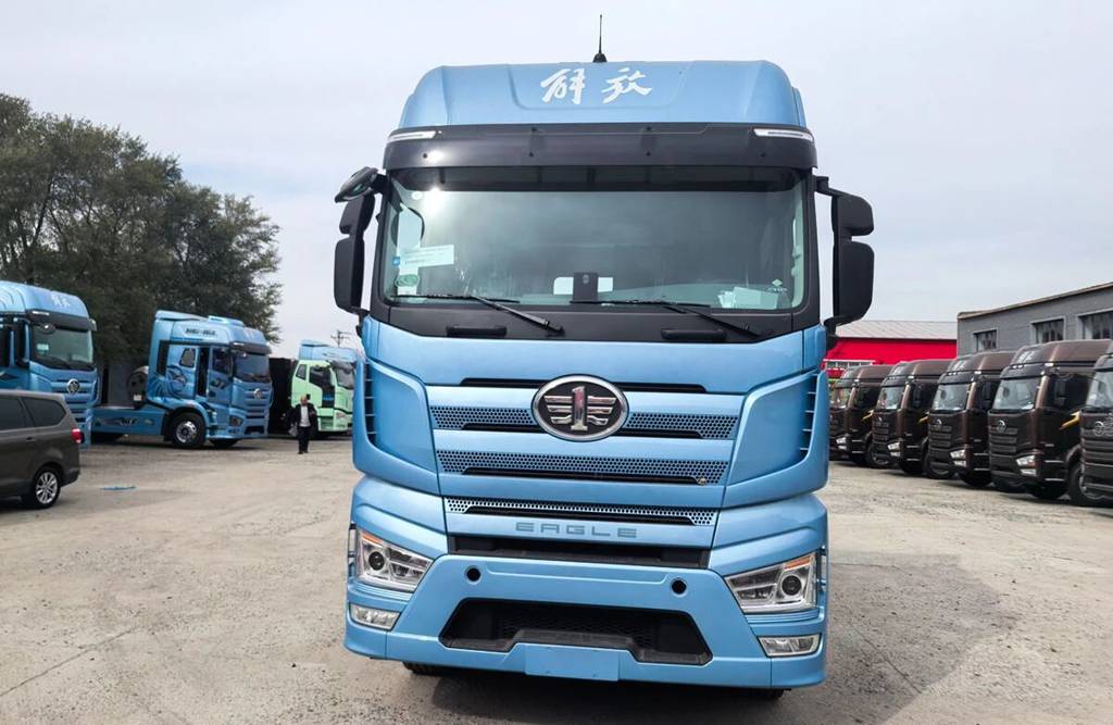 J7 6DV1 640马力领航版牵引车，硬实力藏不住！ - 第3张