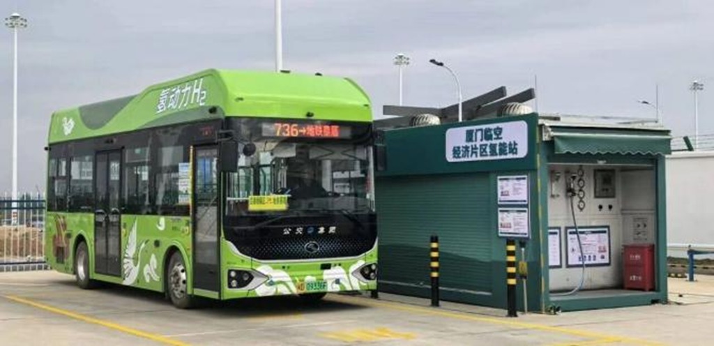 金龙氢燃料公交领跑绿色出行新赛道 助力厦门氢能公交示范线路运行 - 第2张 - 提加商用车网 金龙氢燃料公交领跑绿色出行新赛道 助力厦门氢能公交示范线路运行 - 第2张