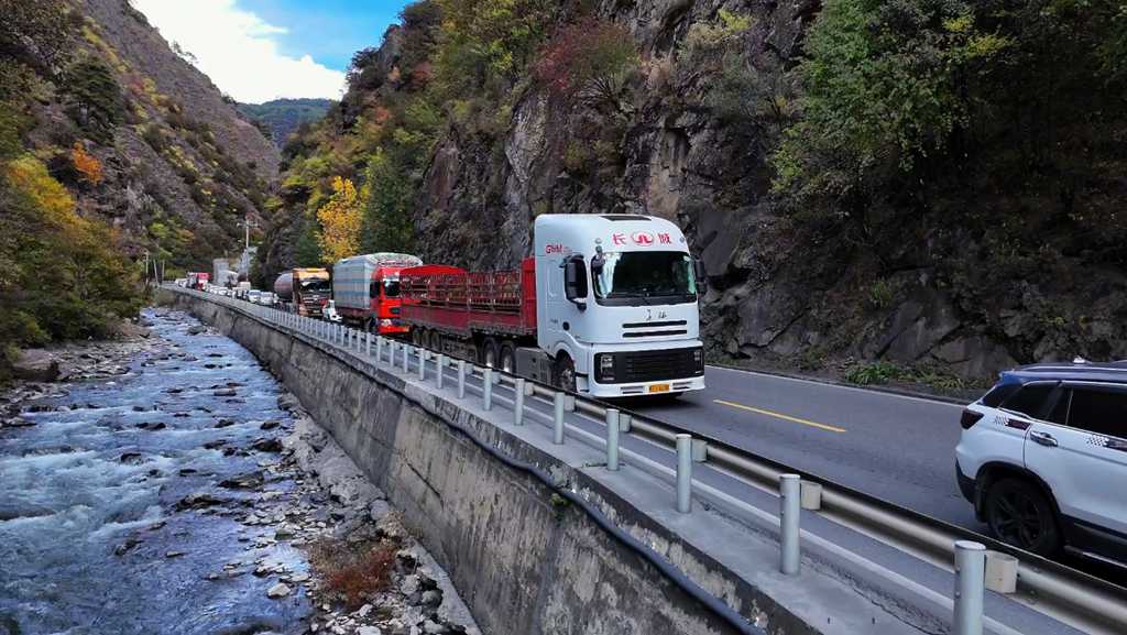 长城 G 系列混动重卡斩获权威奖项，硬核实力获行业与卡友双重认可 - 第3张