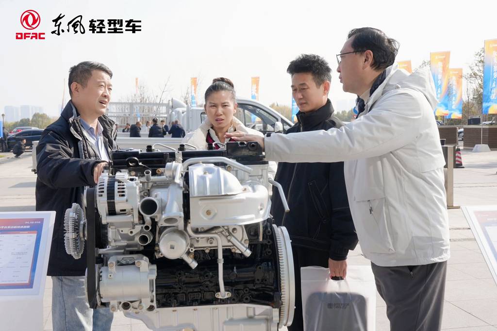 双星闪耀，动力领航！东风轻发ZD25/M9T亮相2026年度合作伙伴大会 - 第2张