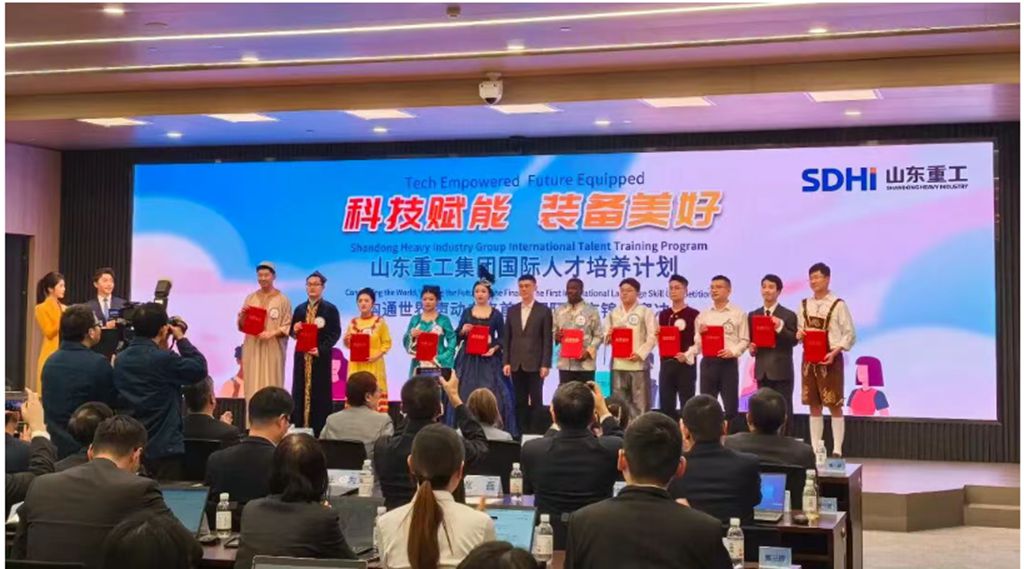 【青春汉德】公司两名青年荣获山东重工首届国际语言锦标赛英语三等奖与优秀奖 - 第5张 - 提加商用车网 【青春汉德】公司两名青年荣获山东重工首届国际语言锦标赛英语三等奖与优秀奖 - 第5张