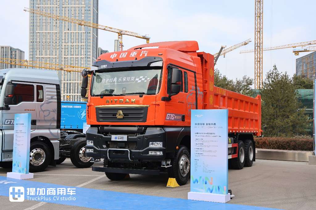 专为高原工况打造，配580马力曼机还有超舒适内饰，重汽汕德卡G7S高原版自卸车实拍 - 第1张