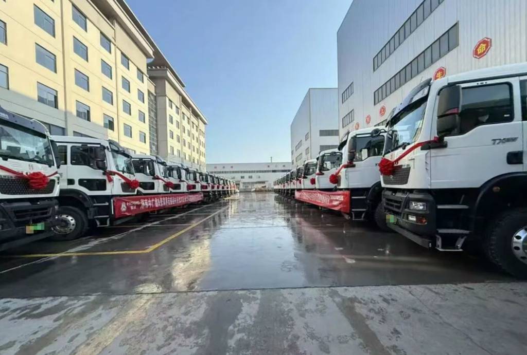 骐骥驰骋 豪沃纵横丨2026首战开门红！30台豪沃TX新能源搅拌车圆满交付！ - 第1张