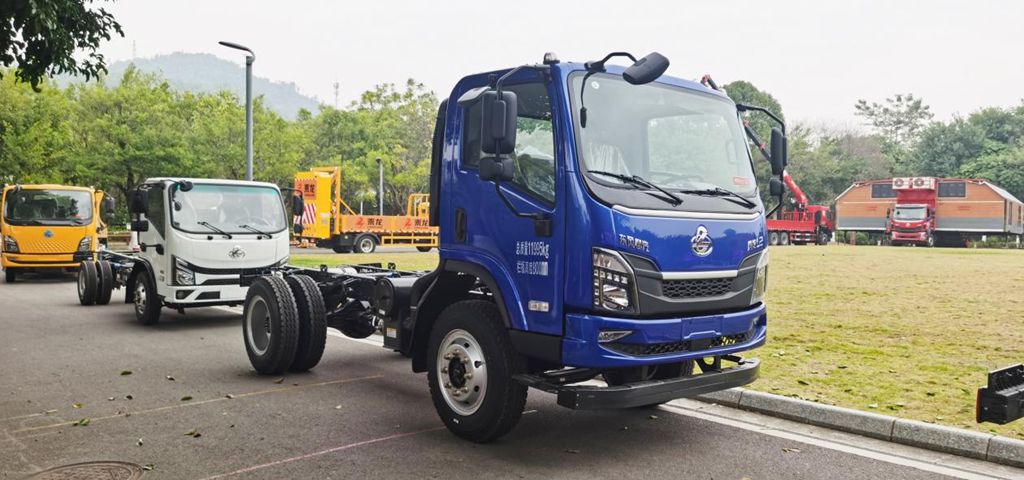 多拉快跑轻松赚，乘龙L2自卸车助卡友城乡运输赚不停 - 第1张