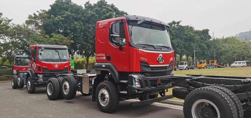 300马力+6缸提升桥 乘龙H5 6×2R自卸车破解工程创富密码 - 第1张