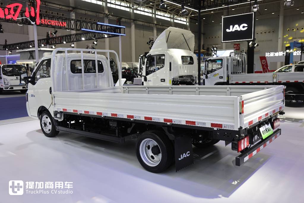 行业首款能换电的小卡来袭，江淮恺达EX6换电版实力几何？实拍带你好好看看 - 第6张