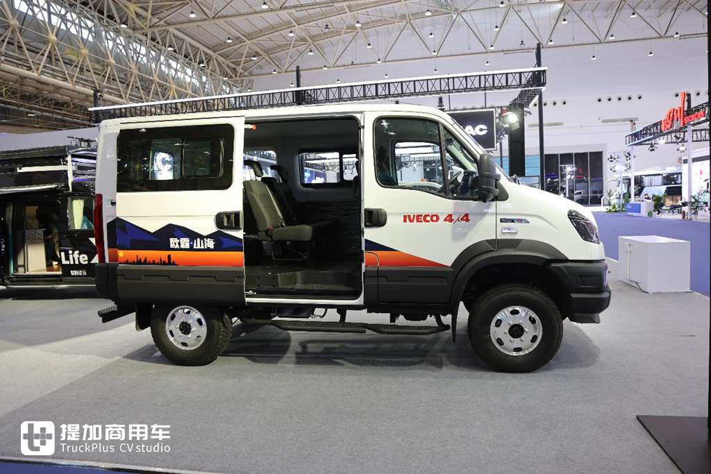 4X4驱动还配了3把锁，依维柯轻客的越野新秀，欧霸山海到底实力几何？ - 第3张