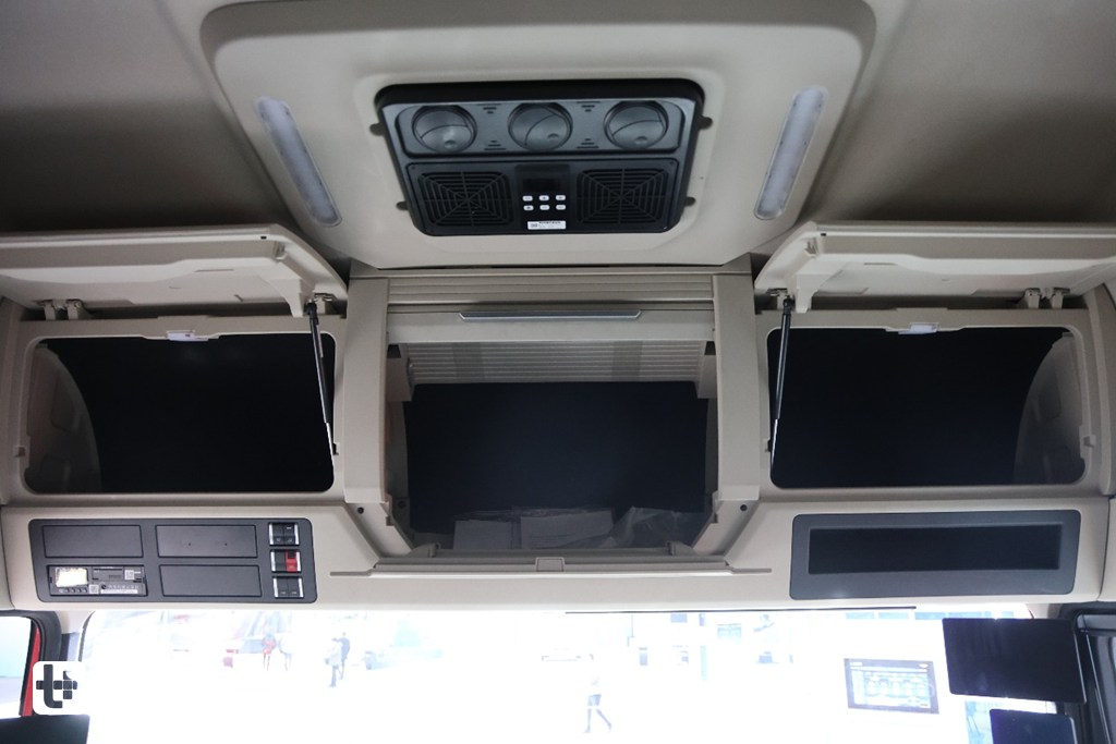 国产高端旗舰卡车的全新力作，重汽豪沃KS来袭，实拍带你看它强在哪里 - 第17张