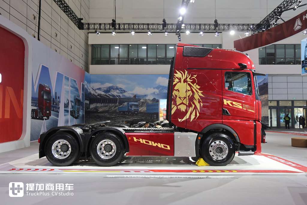 国产高端旗舰卡车的全新力作,重汽豪沃KS来袭,实拍带你看它强在哪里 - 第2张 - 提加商用车网 国产高端旗舰卡车的全新力作,重汽豪沃KS来袭,实拍带你看它强在哪里 - 第2张
