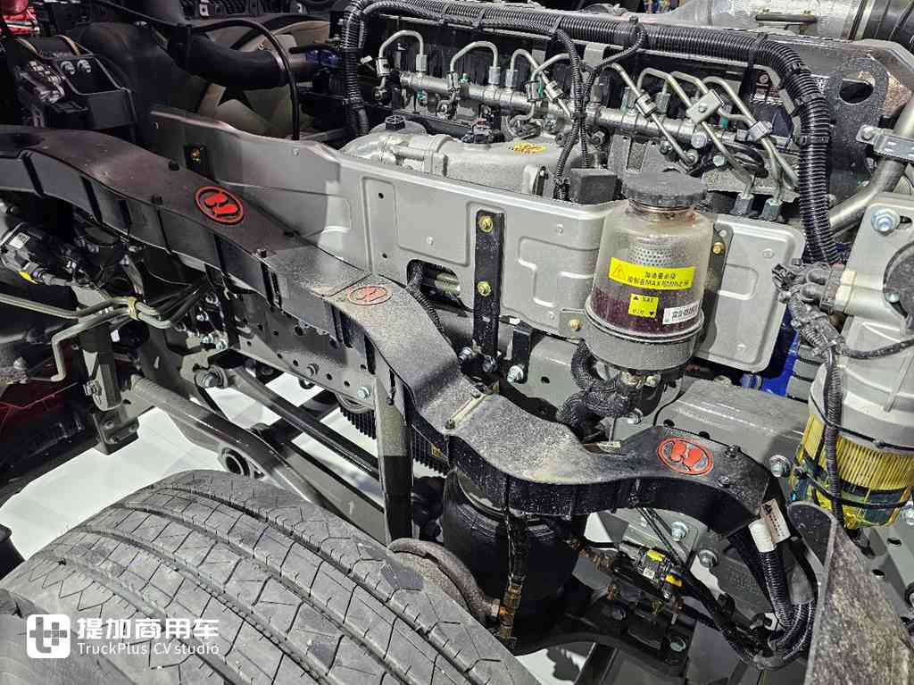 国产高端旗舰卡车的全新力作，重汽豪沃KS来袭，实拍带你看它强在哪里 - 第22张