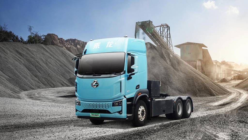 每趟多拉700KG，乘龙翼威5纯电牵引车成就资源运输创富利器 - 第1张