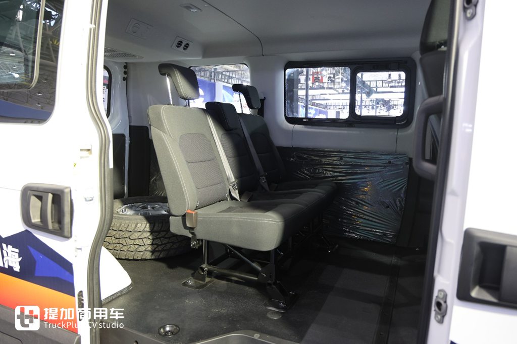 4X4驱动还配了3把锁，依维柯轻客的越野新秀，欧霸山海到底实力几何？ - 第11张