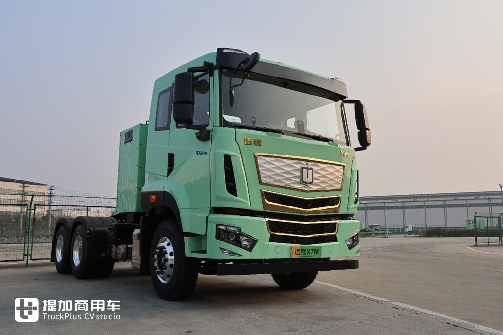 又有车企停止油车业务！汉马科技转型新能源首款力作—远程X7M 1200度液态新能源重卡实拍 - 第1张