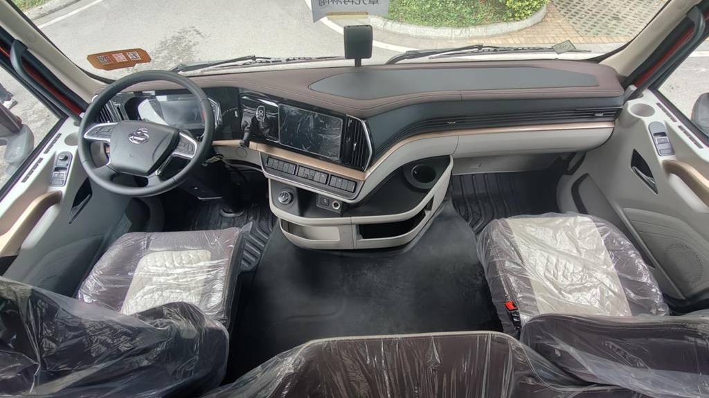 乘龙H7 Pro LNG牵引车：干线运输创富利器，全维优势护航征途 - 第5张