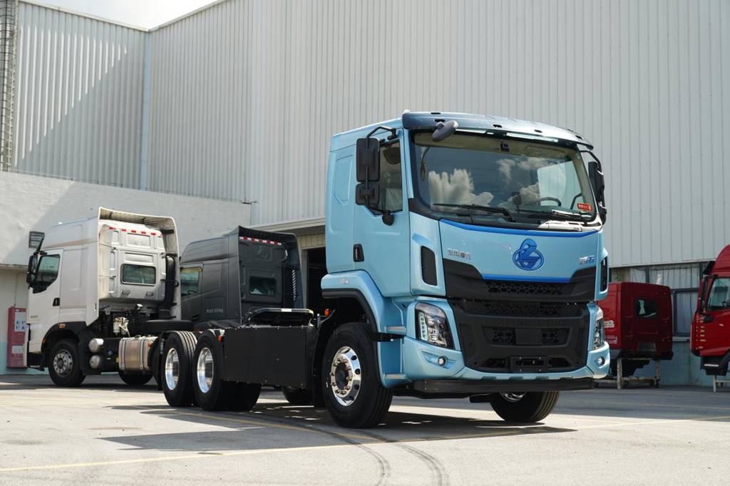 每年多赚3.6万！乘龙H5超轻版纯电牵引车多拉多赚创富快 - 第3张