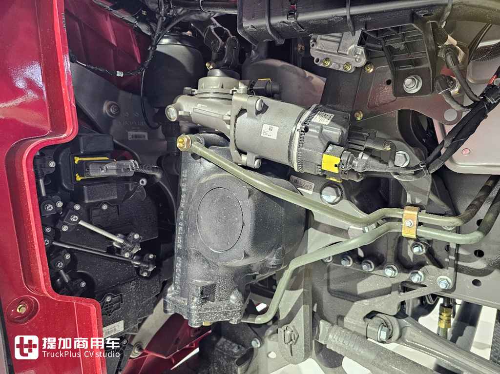 国产高端旗舰卡车的全新力作，重汽豪沃KS来袭，实拍带你看它强在哪里 - 第30张