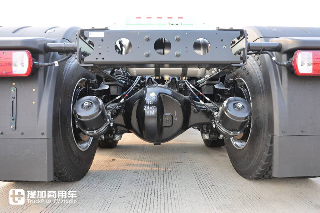 又有车企停止油车业务！汉马科技转型新能源首款力作—远程X7M 1200度液态新能源重卡实拍 - 第8张