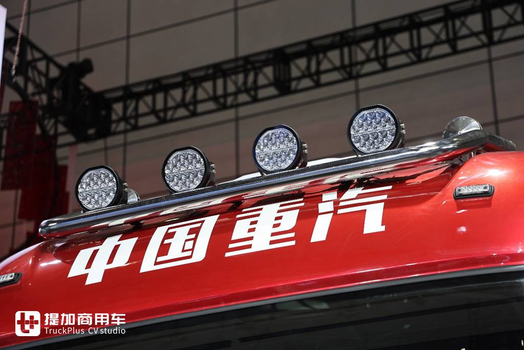 国产高端旗舰卡车的全新力作，重汽豪沃KS来袭，实拍带你看它强在哪里 - 第4张