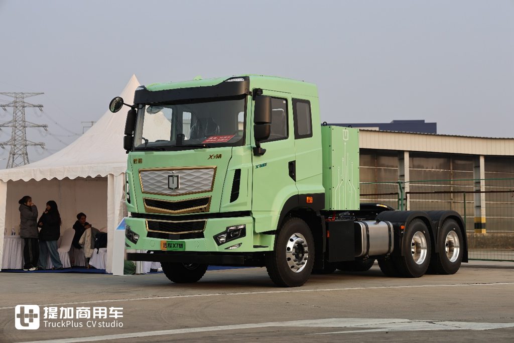 又有车企停止油车业务！汉马科技转型新能源首款力作—远程X7M 1200度液态新能源重卡实拍 - 第14张