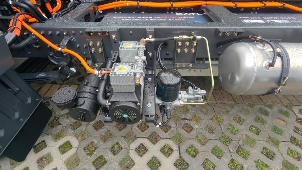 乘龙翼威2纯电轻卡重载版，实力定义城际运输新标杆 - 第5张