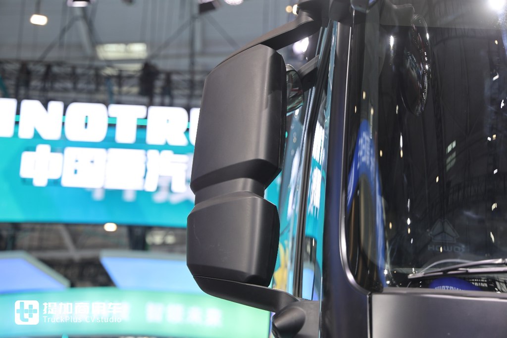 国产高端旗舰卡车的全新力作，重汽豪沃KS来袭，实拍带你看它强在哪里 - 第6张