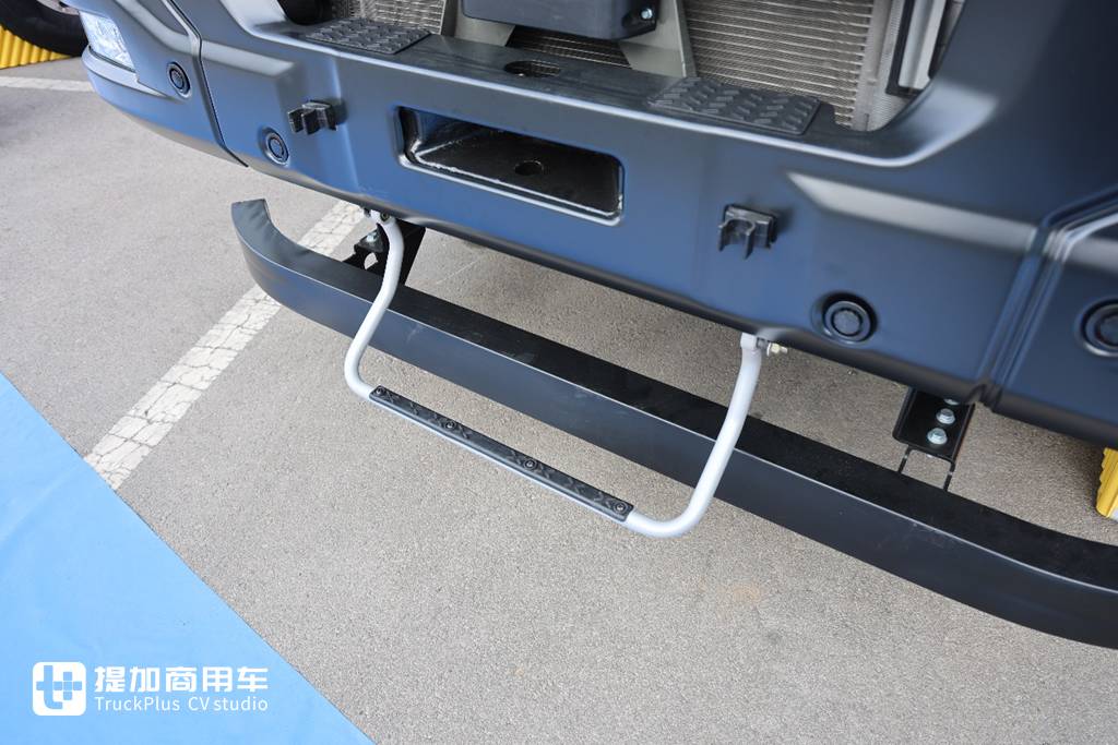 专为高原工况打造，配580马力曼机还有超舒适内饰，重汽汕德卡G7S高原版自卸车实拍 - 第6张