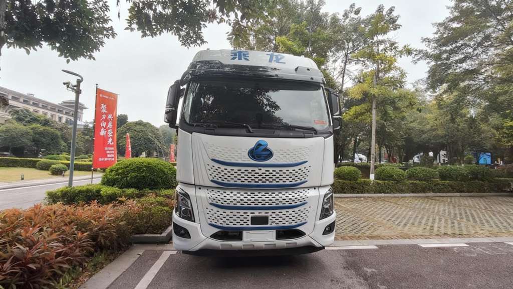 长续航低能耗，乘龙H7 Pro纯电牵引车助您资源运输稳稳赚 - 第1张