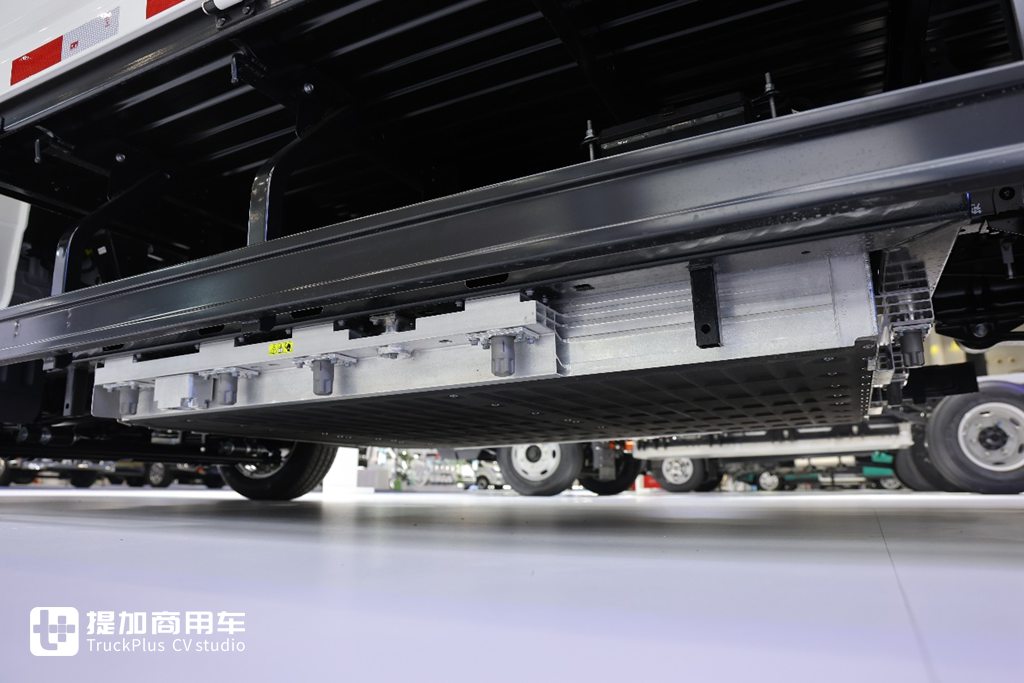 行业首款能换电的小卡来袭，江淮恺达EX6换电版实力几何？实拍带你好好看看 - 第2张