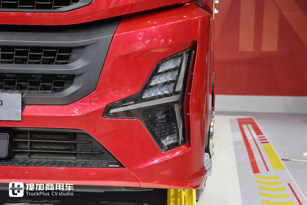 国产高端旗舰卡车的全新力作，重汽豪沃KS来袭，实拍带你看它强在哪里 - 第8张