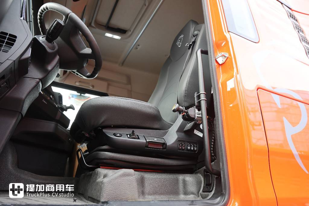 专为高原工况打造，配580马力曼机还有超舒适内饰，重汽汕德卡G7S高原版自卸车实拍 - 第8张