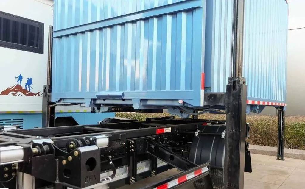 4分钟快速换厢!免去装卸等待烦恼?潍柴新能源蓝擎·悦EH甩厢车实拍 - 第5张 - 提加商用车网 4分钟快速换厢!免去装卸等待烦恼?潍柴新能源蓝擎·悦EH甩厢车实拍 - 第5张