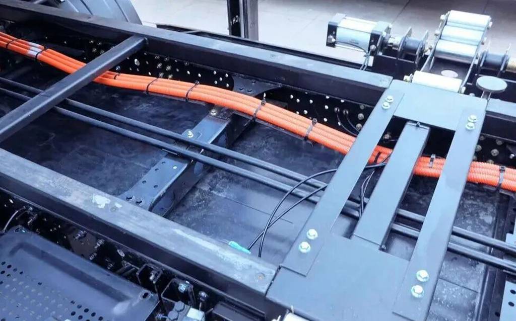 4分钟快速换厢!免去装卸等待烦恼?潍柴新能源蓝擎·悦EH甩厢车实拍 - 第7张 - 提加商用车网 4分钟快速换厢!免去装卸等待烦恼?潍柴新能源蓝擎·悦EH甩厢车实拍 - 第7张