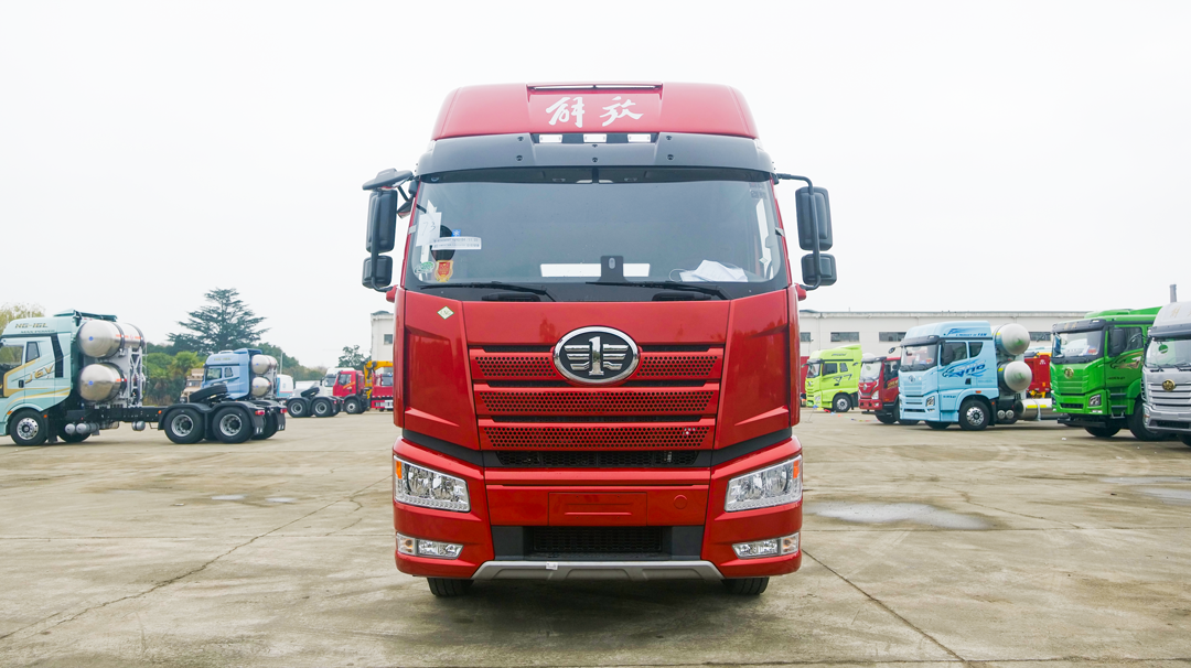 J6P 486马力经典版LNG牵引车伴你共筑坚实未来 - 第4张
