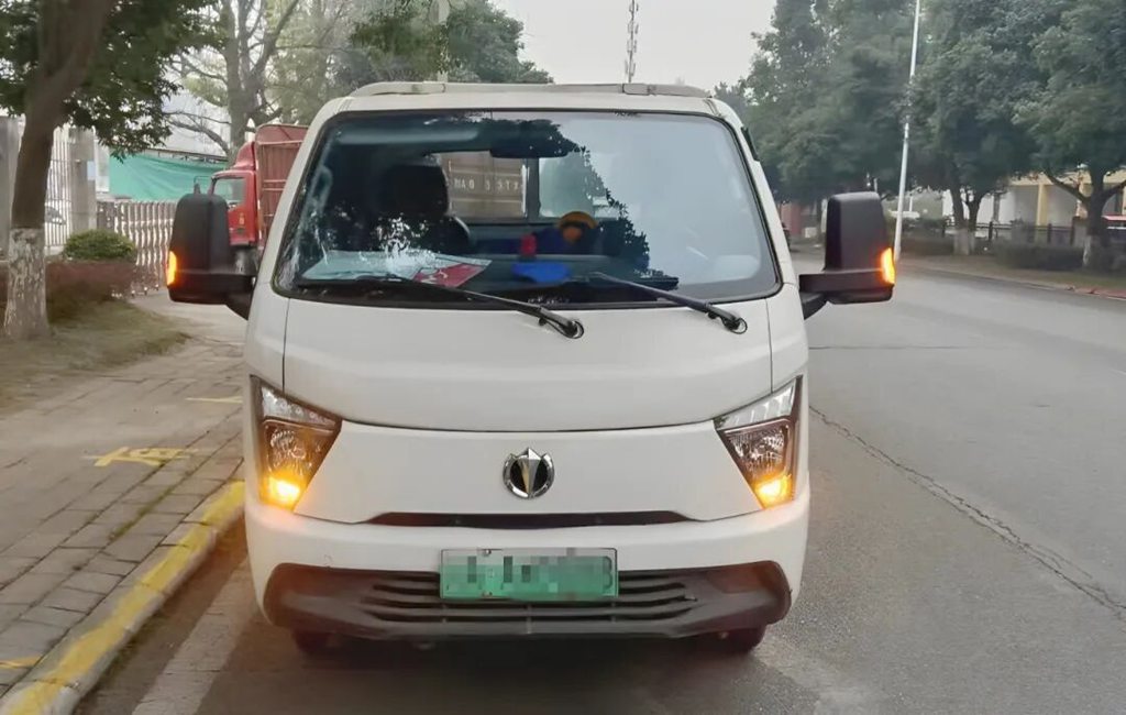 飞碟EF3与他的掌舵人:一位成都司机的“节能致富经济学” - 第3张 - 提加商用车网 飞碟EF3与他的掌舵人:一位成都司机的“节能致富经济学” - 第3张