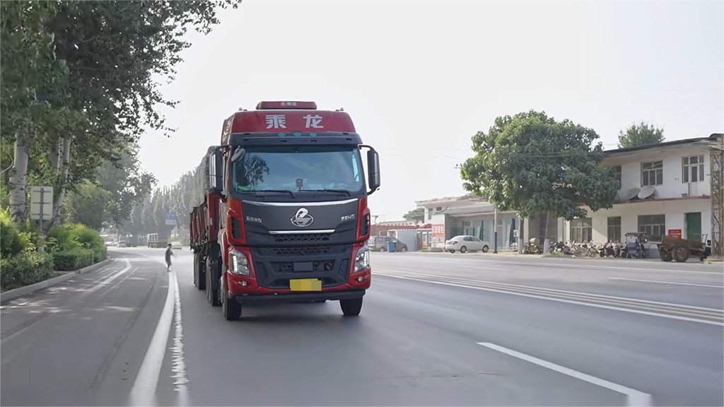 鲜乘老友记 | 降本增效，看实绩！周师傅的乘龙H5 LNG：一趟多赚三千多 - 第1张