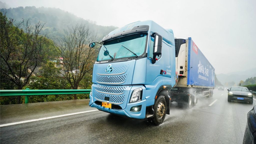 鲜乘直通车 | 给你不将就的答案:乘龙H7 Pro LNG牵引车让选择不必妥协 - 第7张 - 提加商用车网 鲜乘直通车 | 给你不将就的答案:乘龙H7 Pro LNG牵引车让选择不必妥协 - 第7张