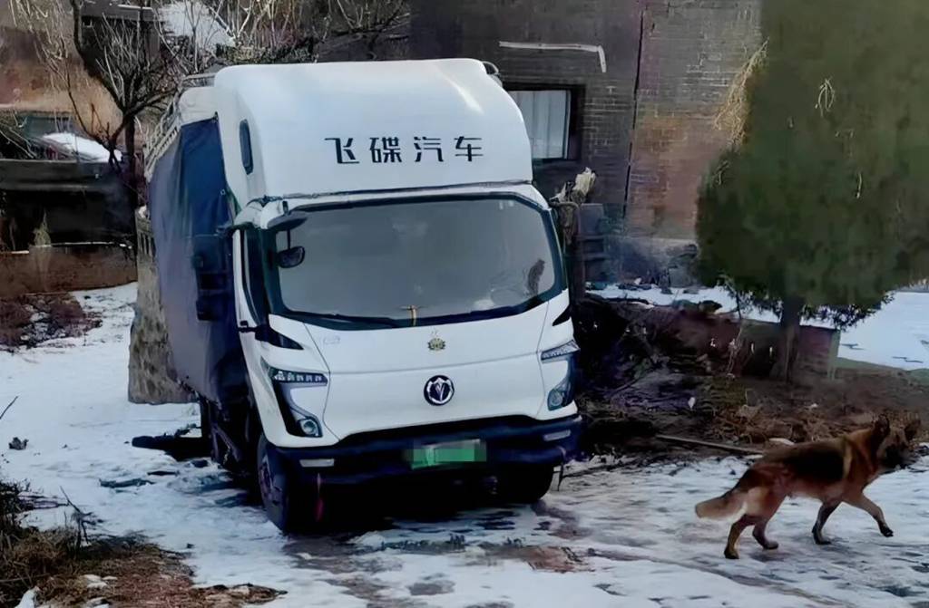 【飞碟服务】冰雪困途急求助,暖心救援护归途 - 第1张 - 提加商用车网 【飞碟服务】冰雪困途急求助,暖心救援护归途 - 第1张