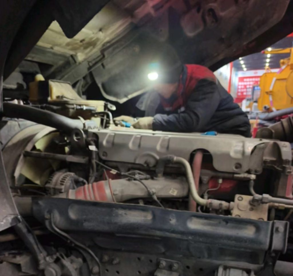 凌晨三点的等候！欧曼“321”闪修用及时响应、快速维修、全面保障温暖客户寒冬 - 第2张