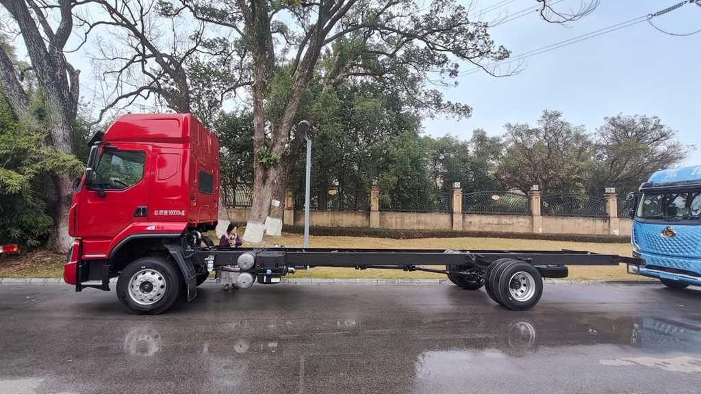 鲜乘直通车 | 乘龙H5 290大单桥：以强劲实力，领跑财富之路 - 第3张