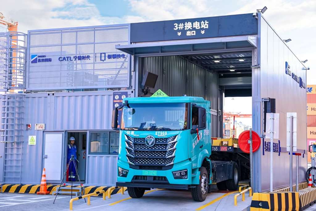 欧曼银河5M换电重卡再次交付盐田港,助力绿色生态港口建设 - 第1张 - 提加商用车网 欧曼银河5M换电重卡再次交付盐田港,助力绿色生态港口建设 - 第1张