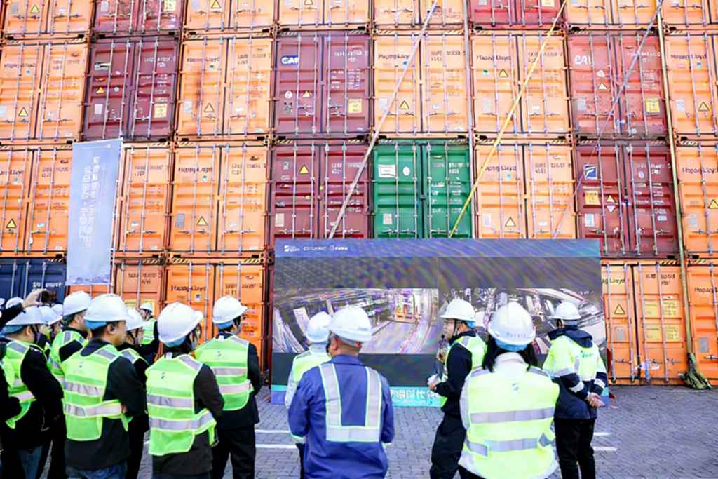 欧曼银河5M换电重卡再次交付盐田港,助力绿色生态港口建设 - 第2张 - 提加商用车网 欧曼银河5M换电重卡再次交付盐田港,助力绿色生态港口建设 - 第2张