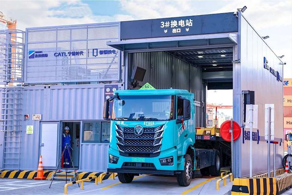 全面新能源化｜福田欧曼银河5M换电重卡再次批量交付盐田港，助力零碳港口新生态建设 - 第1张
