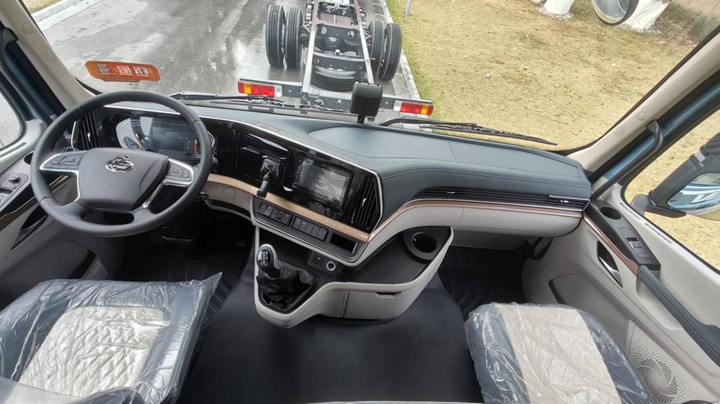 鲜乘直通车 | 复杂工况，何以控场？乘龙H5V 8×4随车吊的全能答案是…… - 第4张