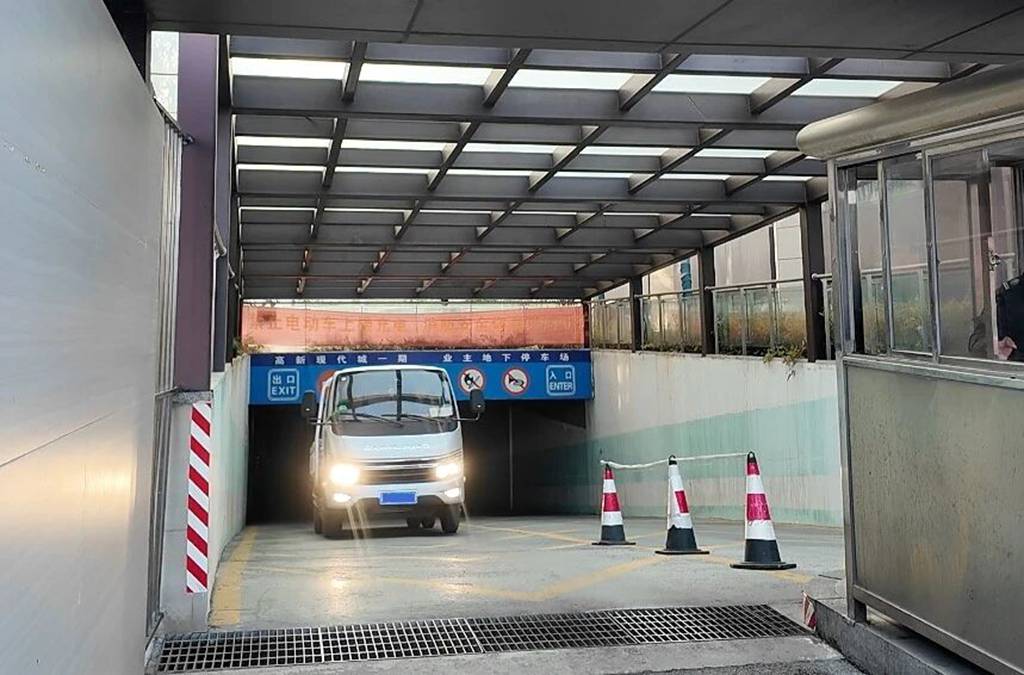经济实用之选,领航S1-Q23A气刹小卡助力刘师傅实现月入过万 - 第2张 - 提加商用车网 经济实用之选,领航S1-Q23A气刹小卡助力刘师傅实现月入过万 - 第2张
