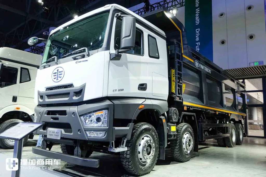 出口版车型就是好！新外观+豪华内饰，解放出口版CORTRON CT 550自卸车实拍 - 第3张